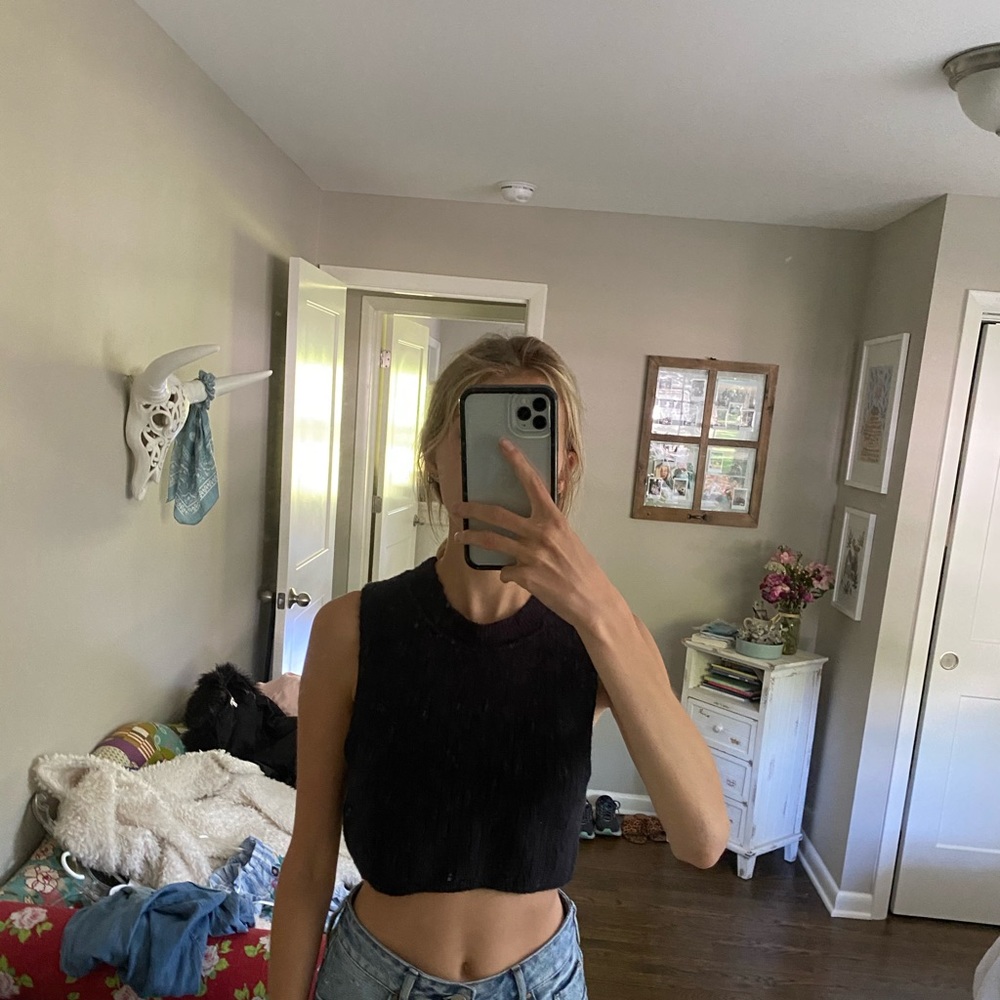 Knit black top